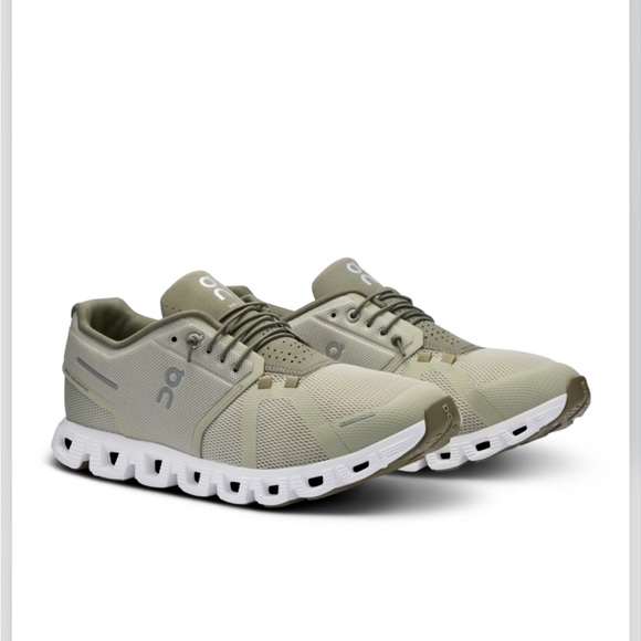 BNWT OnCloud Cloud 5 | Chalk/Grove | M7.5/EU40.5 (will fit W9) - Picture 1 of 13